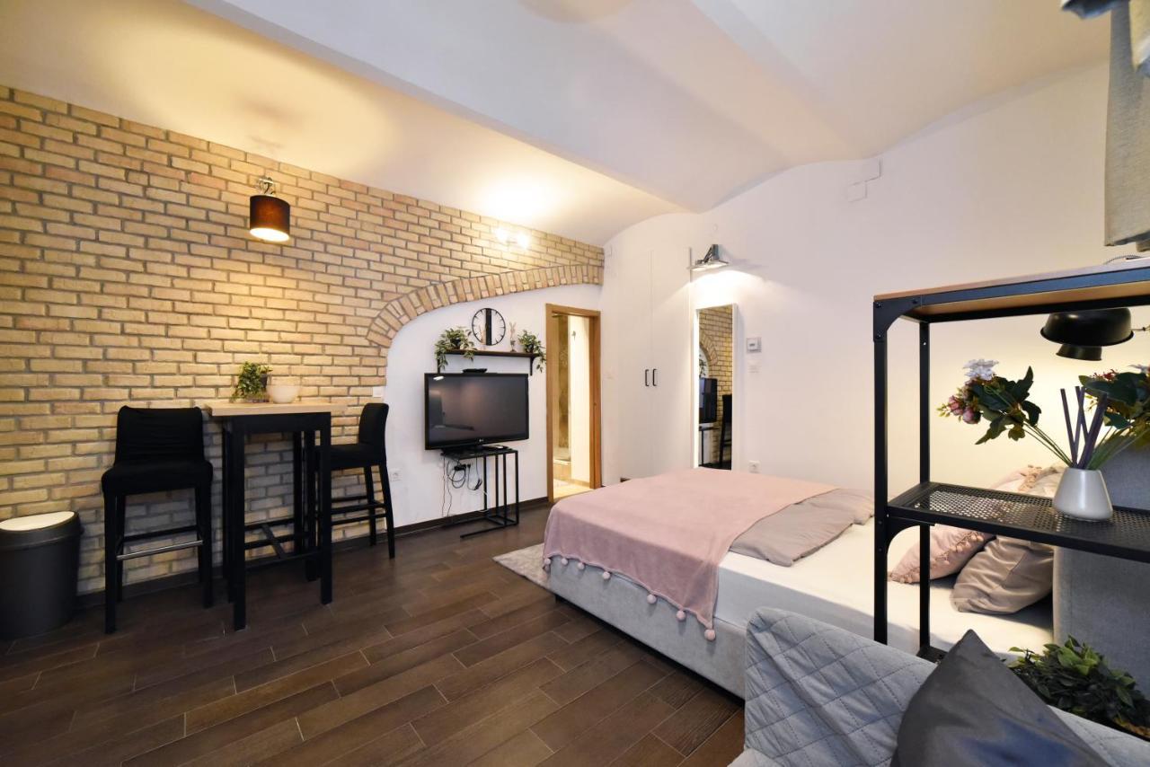 Manuela Varsavska Studio Apartments Zagreb Buitenkant foto